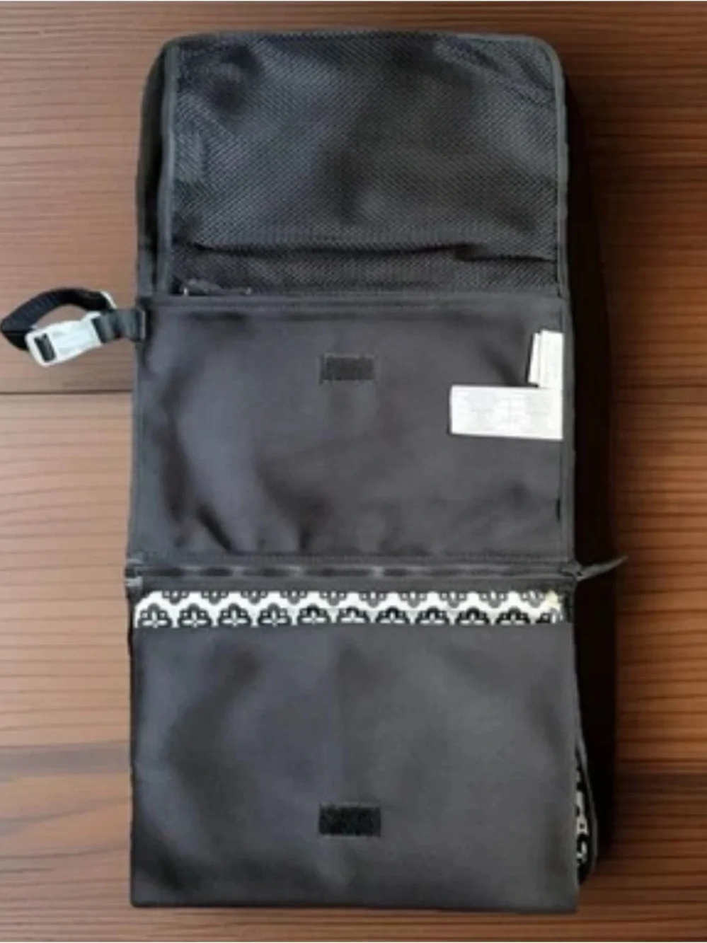 POTTERY BARN KIDS/ SKIP HOP Black White Portable Baby Diaper Changing Pad Handle